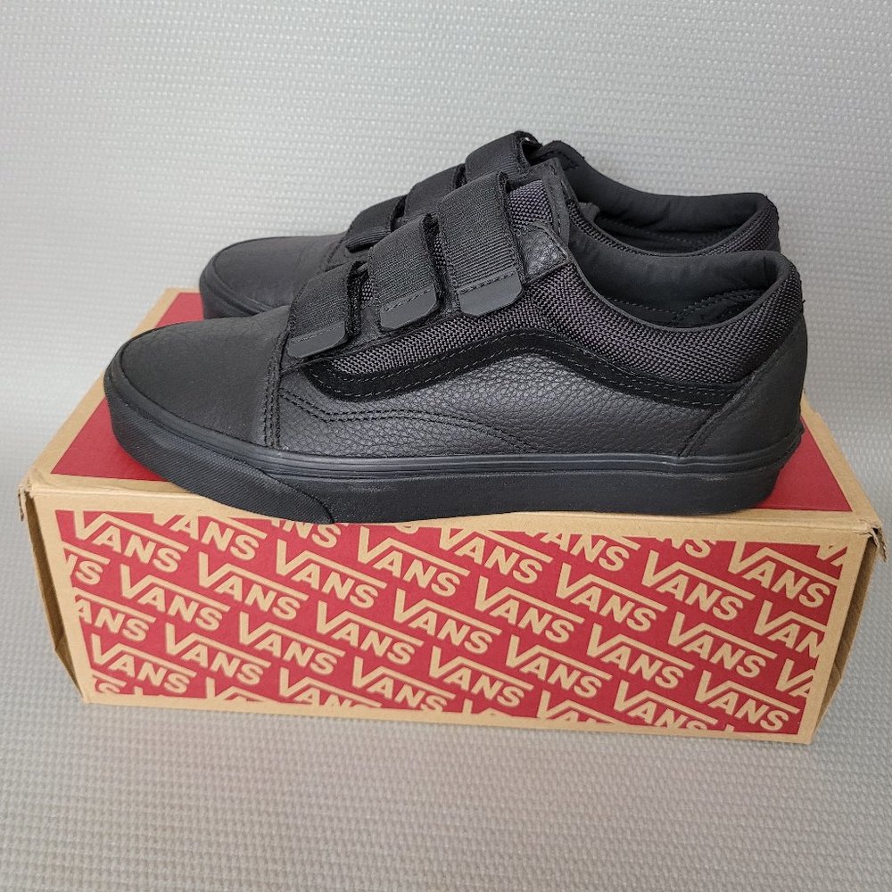 Brand New Vans Old Skool V (Leather Black/Black) - Size: Mens 9 / Ladies 10.5